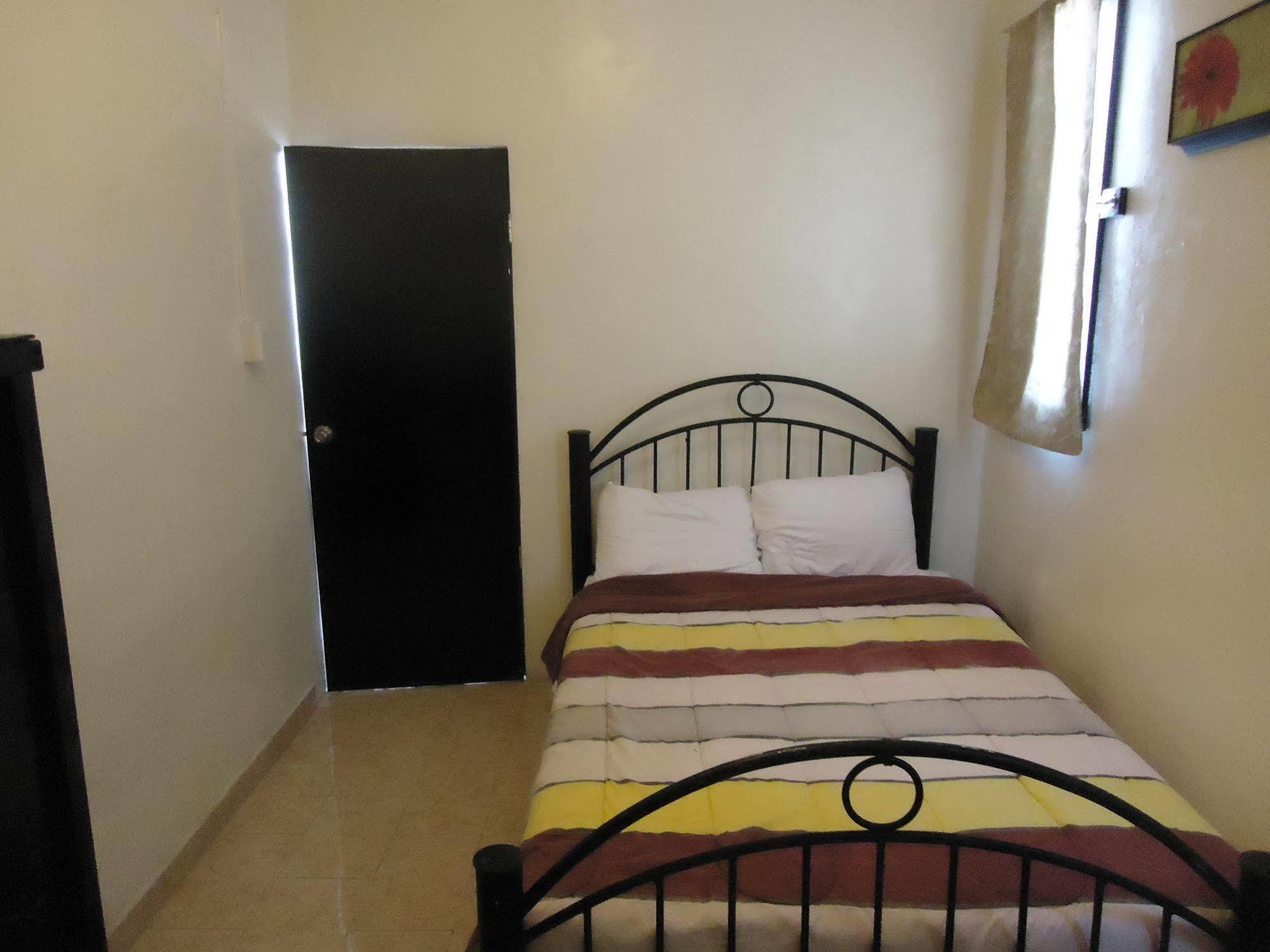 Humble Bumble Hostel Playa del Carmen Esterno foto