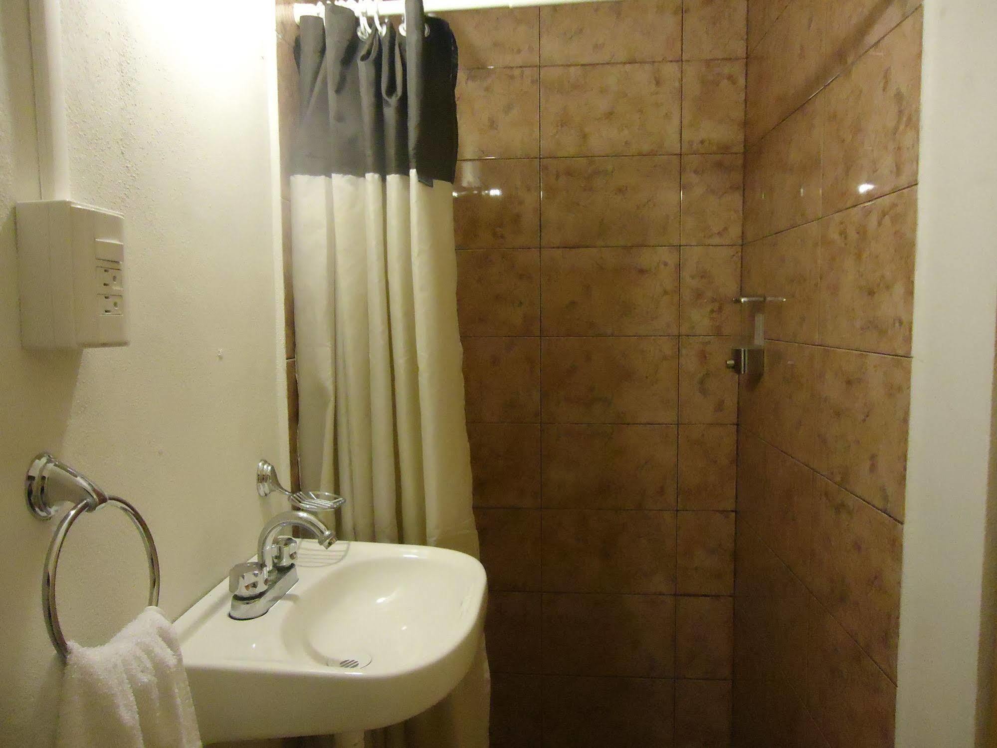 Humble Bumble Hostel Playa del Carmen Esterno foto